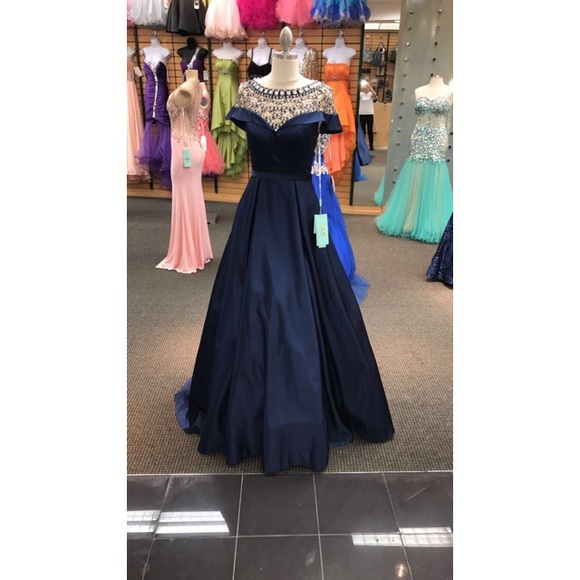 Dresses & Skirts - GLS Boutique Formal Dress